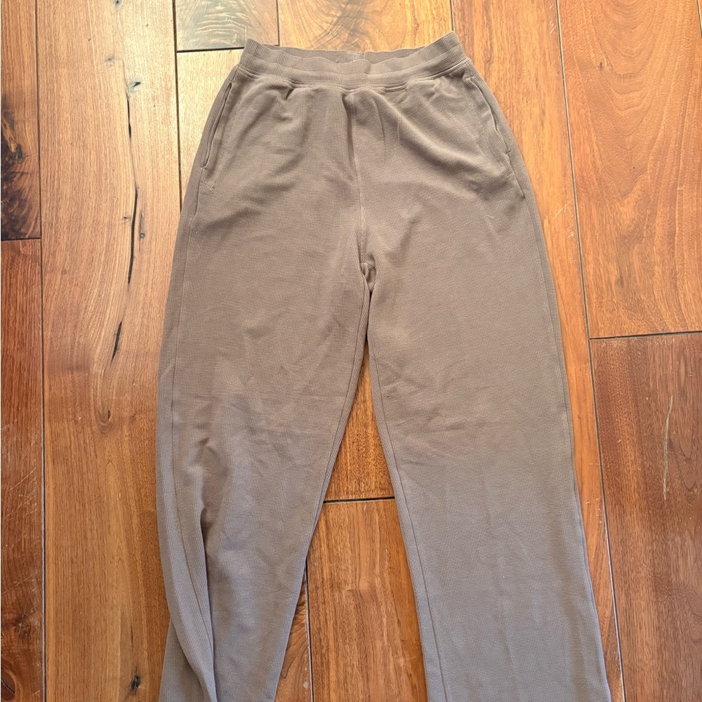 ALO Yoga Textured Brown Pants
